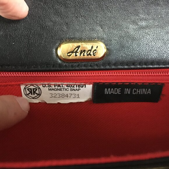 Vintage Evening Clutch Crossbody Envelope Patent Leather Quilted Black Kisslock - Picture 13 of 16